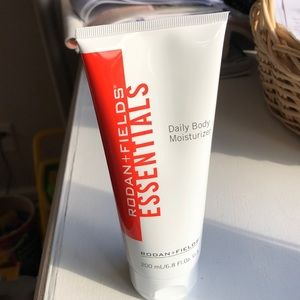 Rodan & Fields Essentials Daily Body Moisturizer